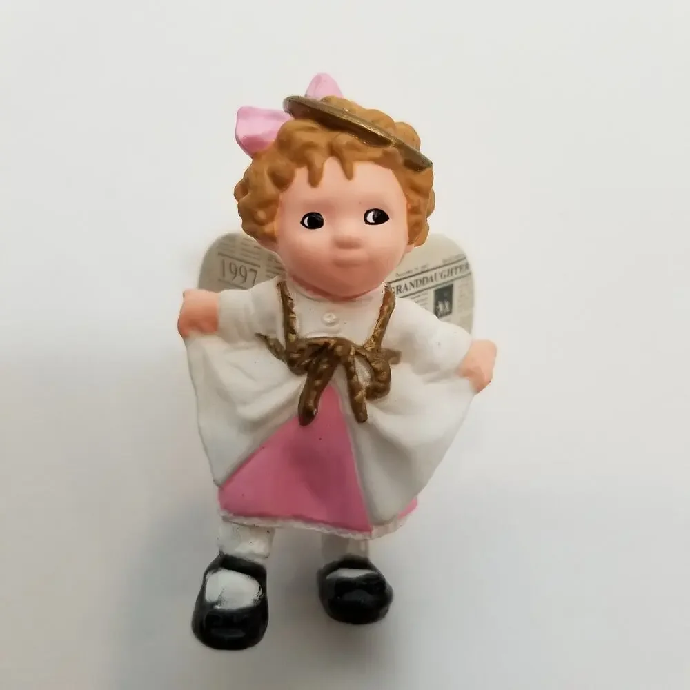 Hallmark Keepsake Ornament Granddaughter Vintage 1997 Sue Tague